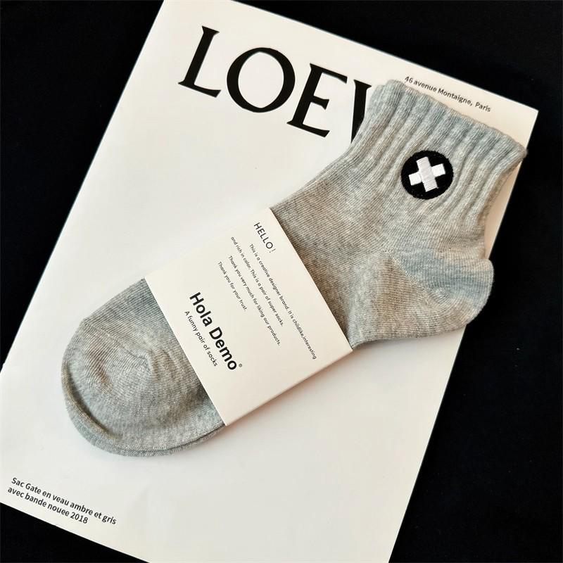 

Мужские летние влагоотводящие спортивные носки белого цвета с защитой от запаха One Size