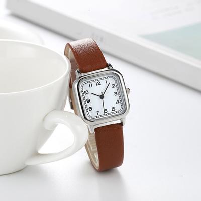 Orologio al quarzo da donna quadrante quadrato cinturino in morbida ecopelle regolabile con precisione fibbia ad ardiglione studentesse orologio da polso gioielli di moda regalo di compleanno