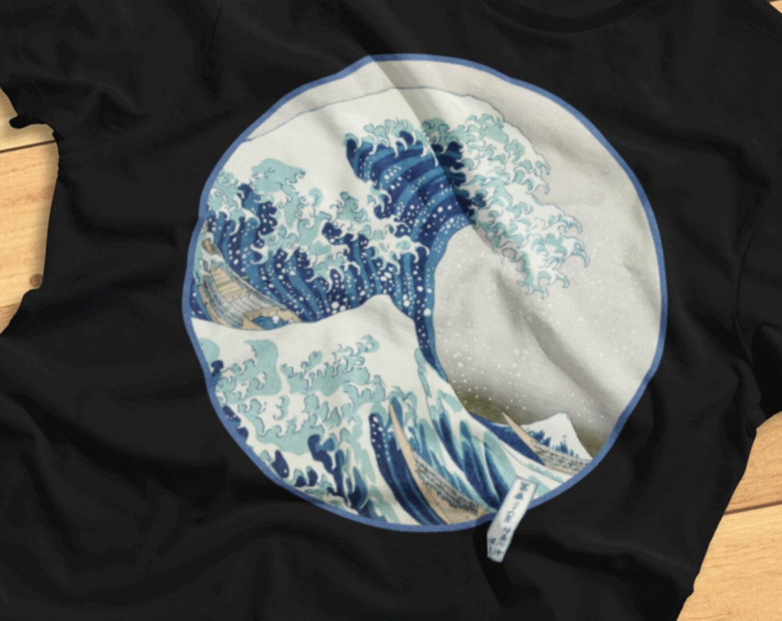 The Great Wave Off Kanagawa - Art by Hokusai, Japanese Artwork - T-Shirt M