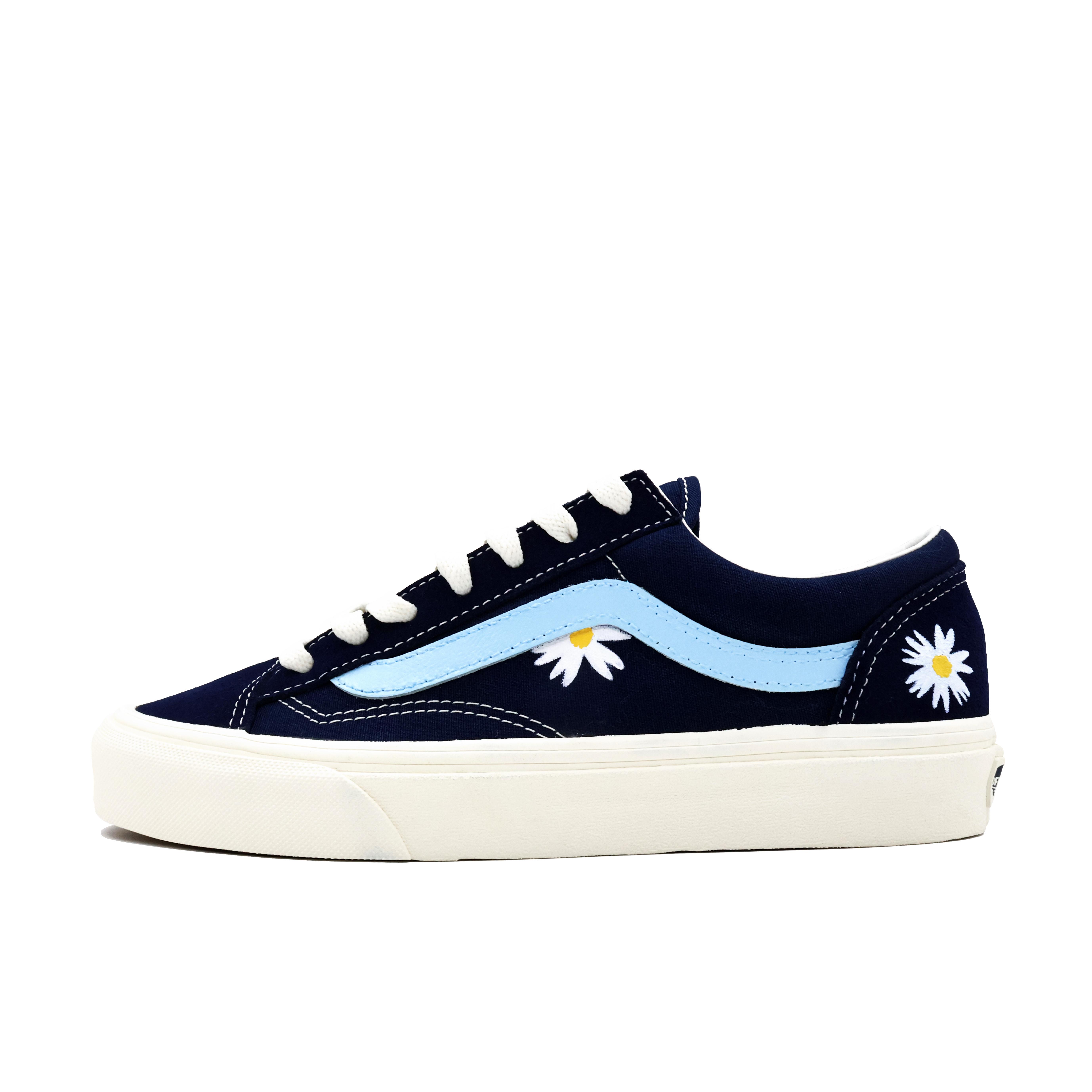 

Vans Style 36 Blooming Daisy Oil Painting Style Lightweight And Breathable Low top Skateboard Shoes Unisex Blue White VN0A3DZ3RFL(Team271-) 37