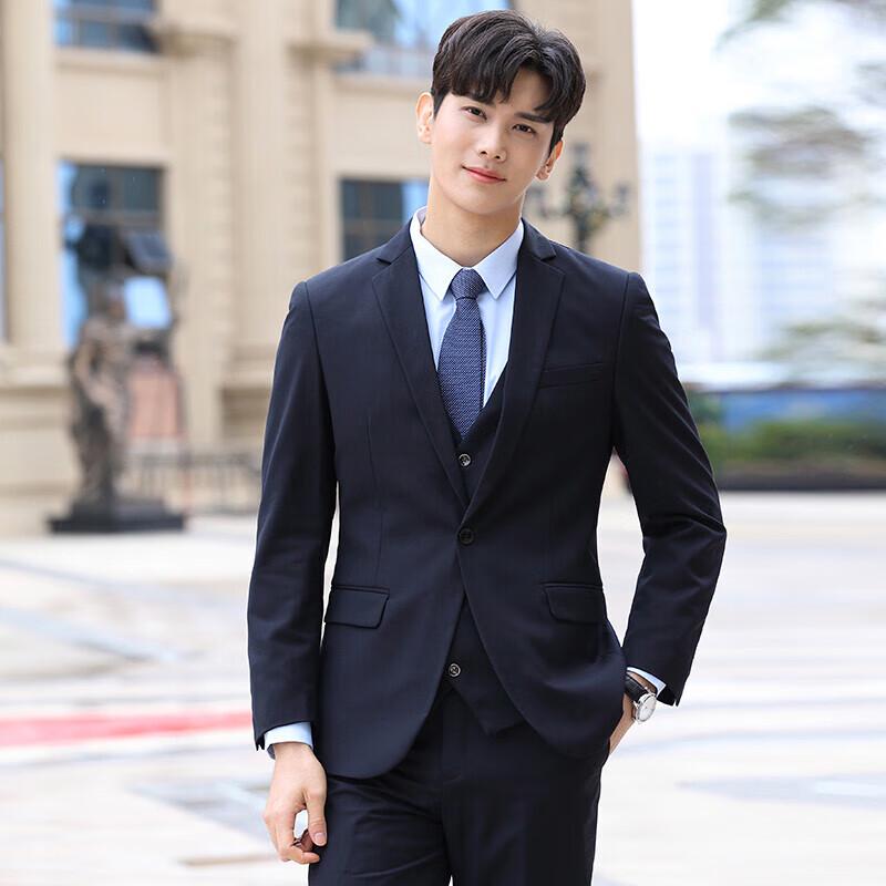 Мужской и женский темно-синий деловой костюм Terman L