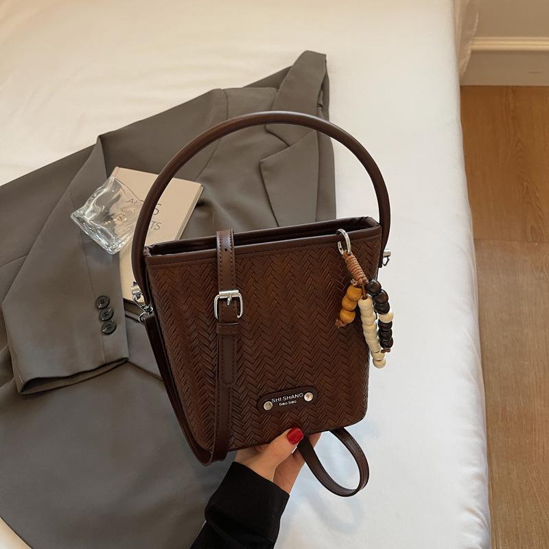 

Модная сумка-ведро в стиле ретро для поездок на работу, высокого уровня внешнего вида, с плетеным узором, сумка на одно плечо, ручная маленькая квадратная сумка кофейный