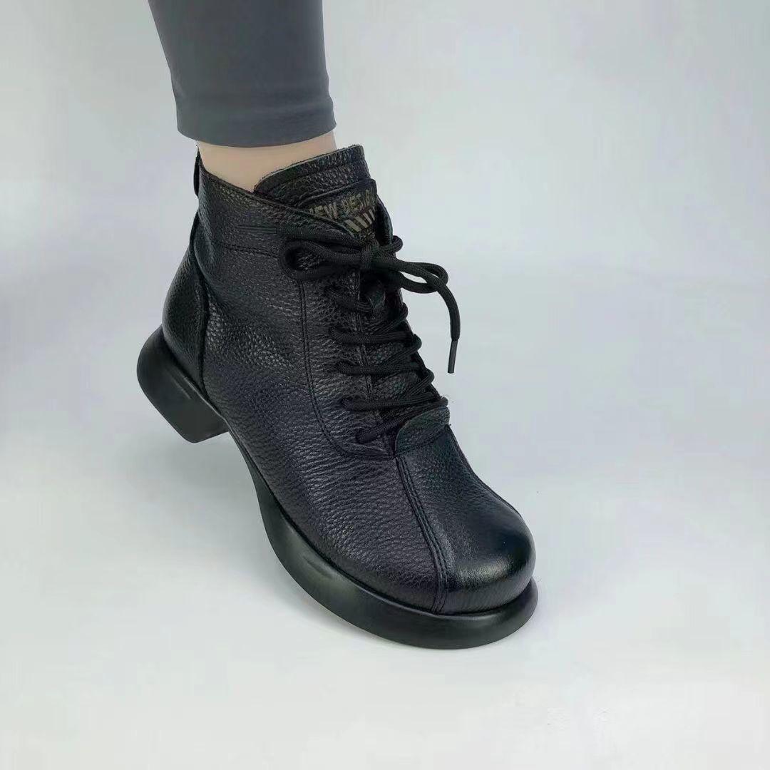 

2025 autumn and winter new soft leather short Martin boots thick-soled round head retro casual non-slip explosive women s boots tide 35