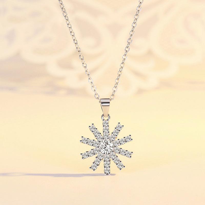 925 Sterling Silver Sunflower Necklace for Women - Fashionable, Versatile, and Luxurious Pendant Accessory in Light Luxury Style. 925 Sterling Silver