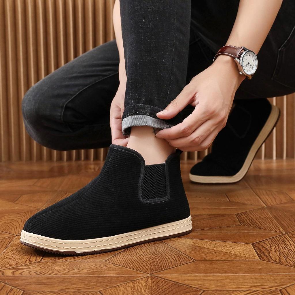 Men's Winter Warm Non-Slip Cotton Shoes - Thick, Velvet-Lined for Outdoor and Elderly Use.