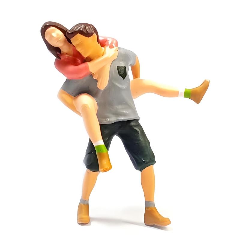1/64 Scale Resin Miniature Couple Figure For Realistic Model Train Architectural Scene Decors And Collectible Display