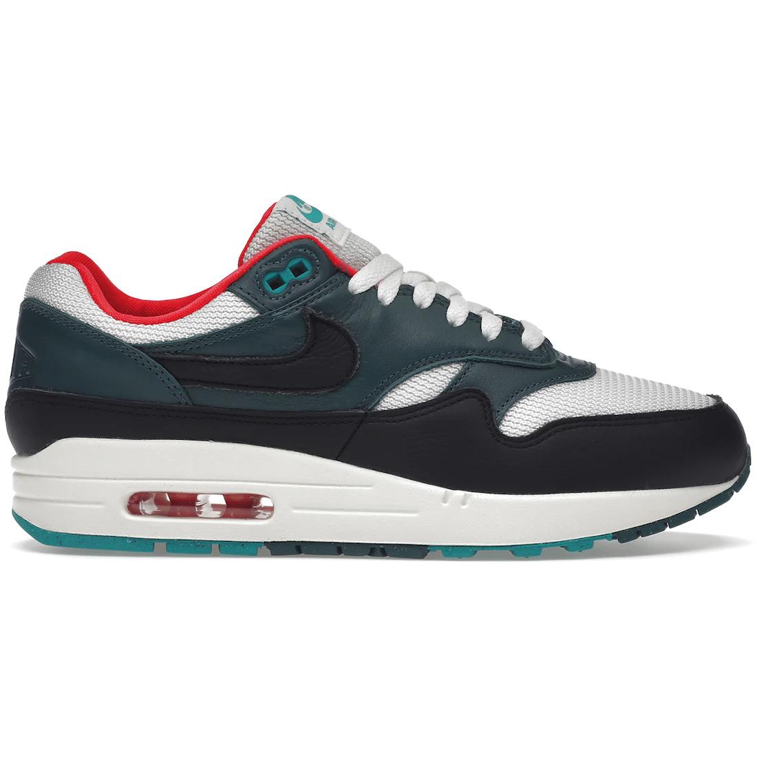 

Кроссовки Nike Air Max 1 LeBron James Liverpool F.C.(FB8914-100) 38