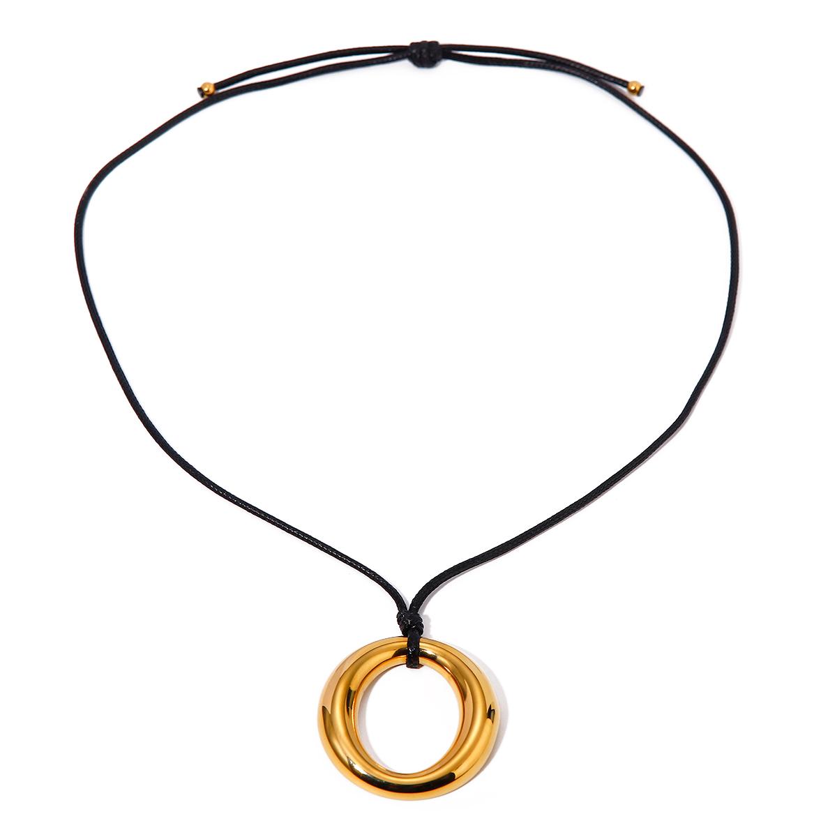 

Yori Stainless Steel Round Pendant Hollow Necklace Prevent Allergy Simple Metal 18K Gold PVD Plated Jewelry Bijoux Gift