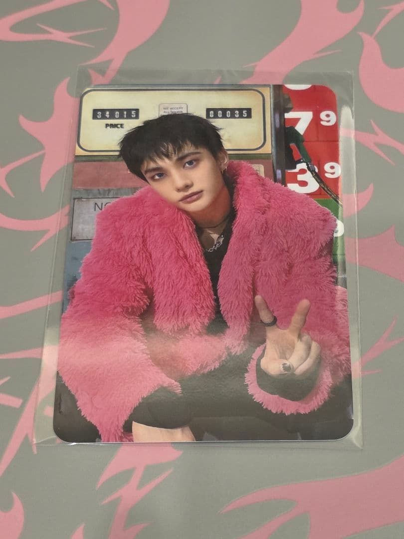 

[USED] StrayKids Do it POPUP Real Touch Hyunjin