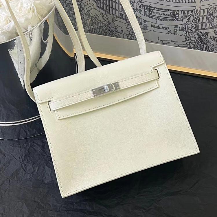 Hochwertiger Rucksack aus Evercolor-Rindsleder mit halber Wachslinie und Dutt-Oberschicht und einer Schulter