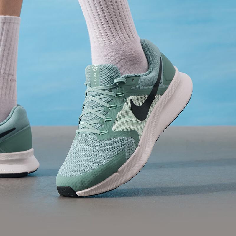 

Nike Men s DR2695-015 Running Shoes US 8.5