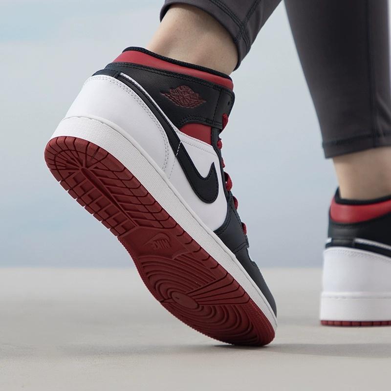 (GS) Air Jordan 1 Mid 'Gym Red Black Toe' Kids' DQ8423-106