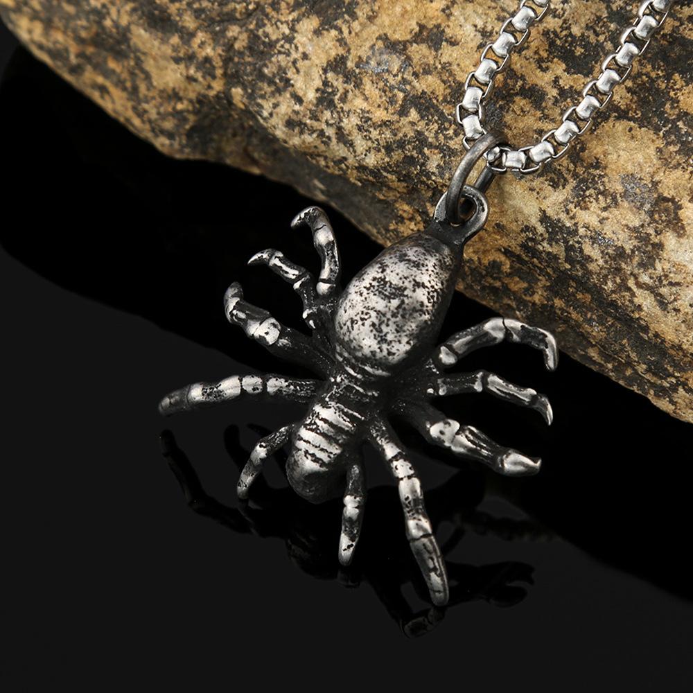 Fashion retro stainless steel spider texture pendant men's domineering personality popular jewelry titanium steel non-fading necklace