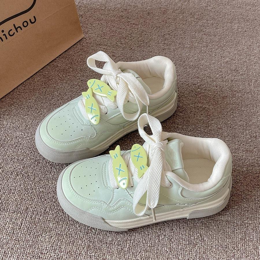 Niche design velvet cartoon board shoes women's new winter versatile platform white shoes warm casual shoes