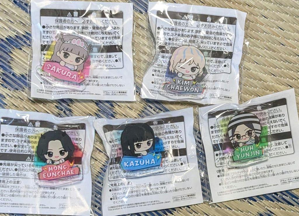 [USED] Lu Seraphim Name Acrylic Badge Chibi Pose! Complete