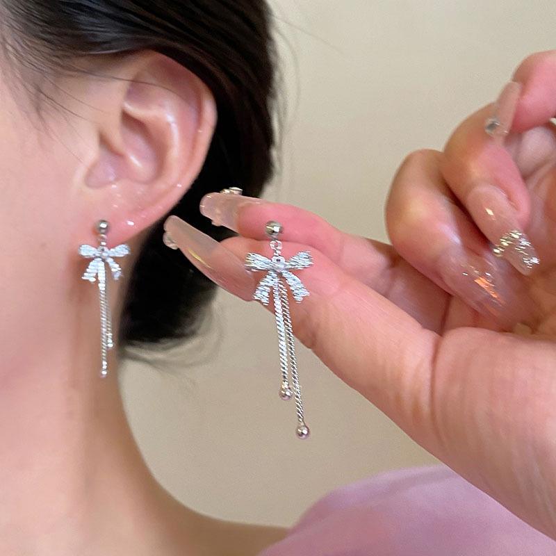 2025 Trendy Large Earrings: Simple, Cool, Versatile - Perfect for Round Faces