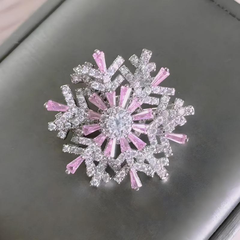 Luxurious and Auspicious Brooch High-end Women's Exquisite Rotating Snowflake Brooch Niche Design Sense Corsage Suit Accessory