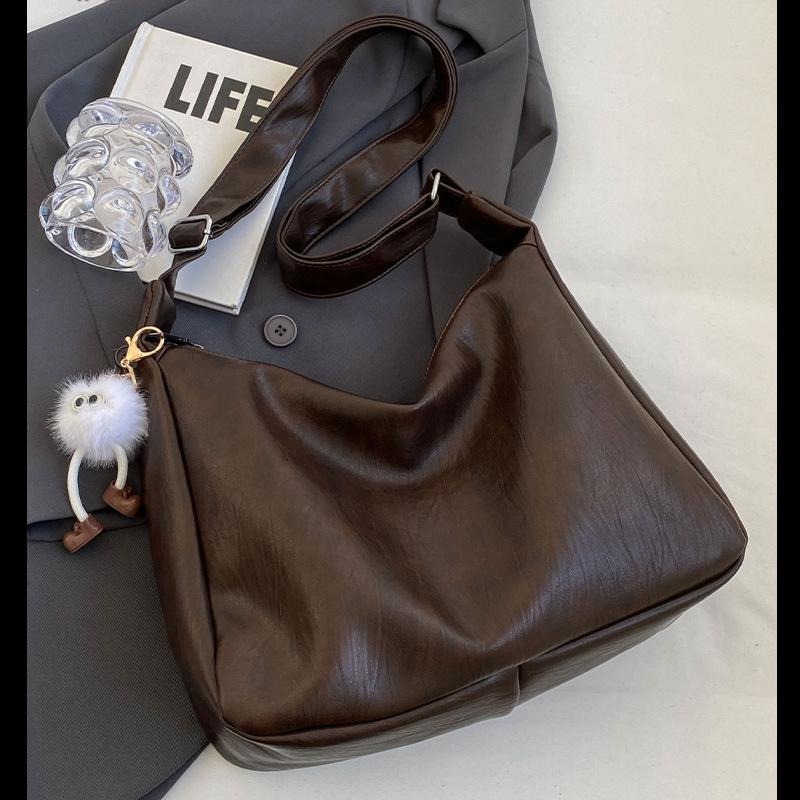 Simple wind large capacity soft messenger bag women's new trendy fashion versatile casual out shoulder bag