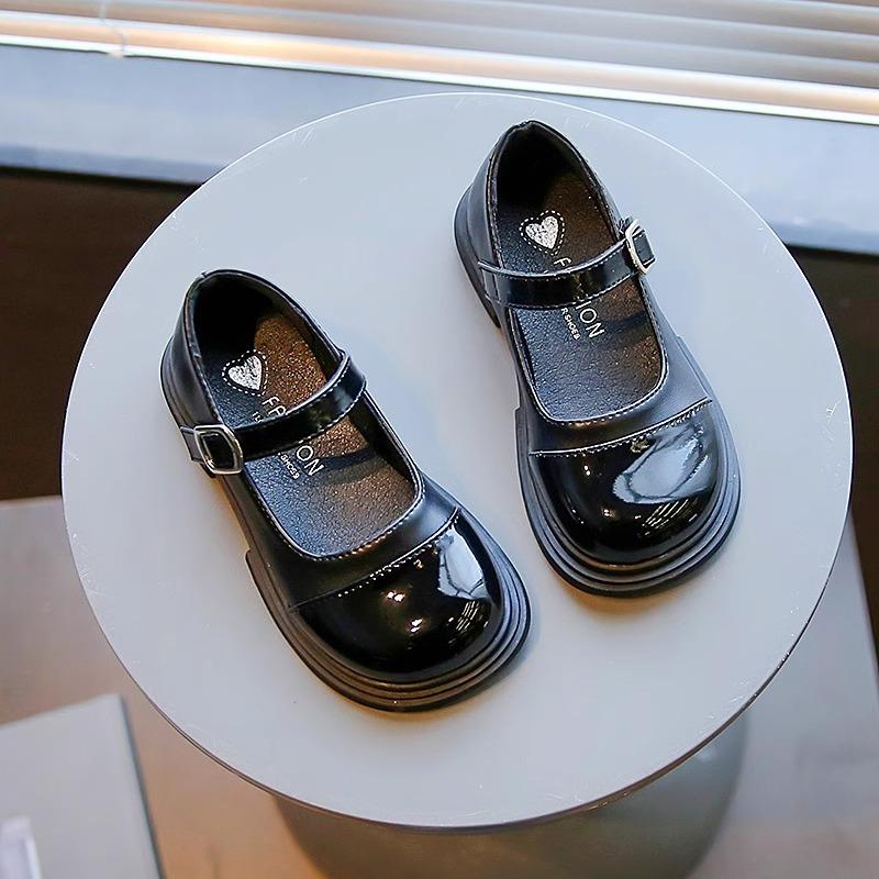 

Туфли принцессы для девочек. Новые весенне-осенние туфли на мягкой подошве. Маленькие кожаные туфли черного и белого цвета. Детская обувь для выступлений. 36 чёрный