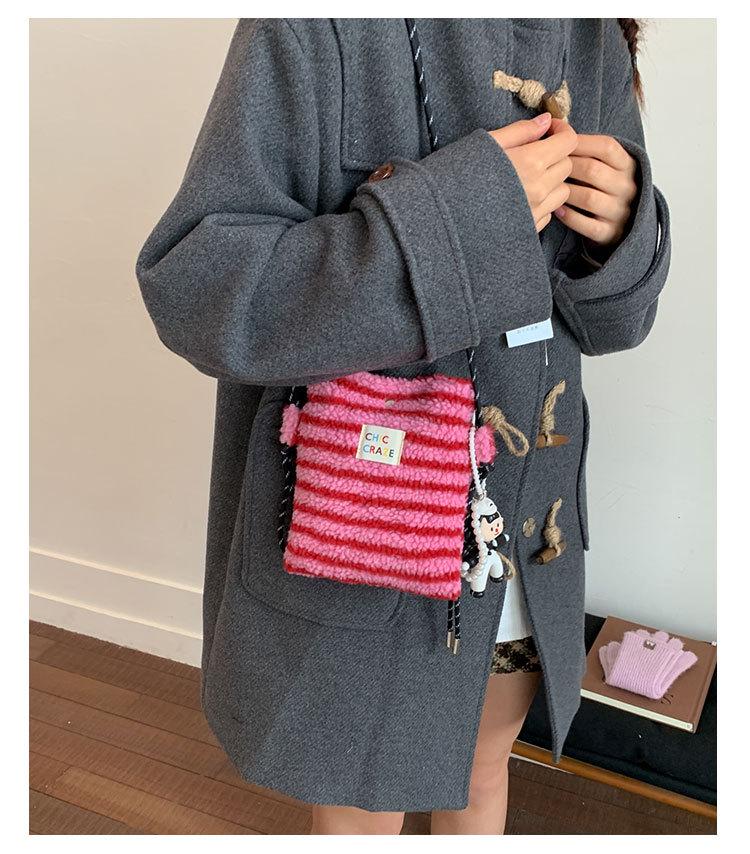 Plüsch Umhängetasche im koreanischen Stil mit Regenbogen-Punkten in Rosa für Mädchen