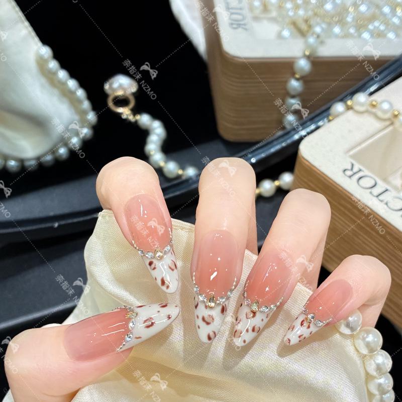 Y71 Blanc Laité Imprimé Léopard Français Ongles Portables Blanchissants - Art des Ongles Design Doux et Simple