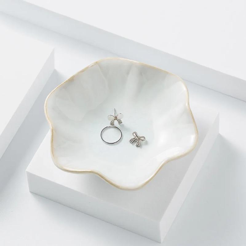 Creative and Minimalist Style Jewelry Tray Home Snack Dish Flavor Dish Ceramic Lotus Decoration Plate and Decorative Display