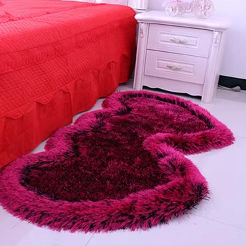 Red Heart-Shaped Non-Slip Wedding Room Floor Mat for Bedroom