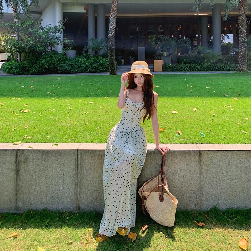 French Retro Polka Dot Suspender Dress for Women's Summer New Seaside Vacation Style Waist and Thin Temperament Long Skirt