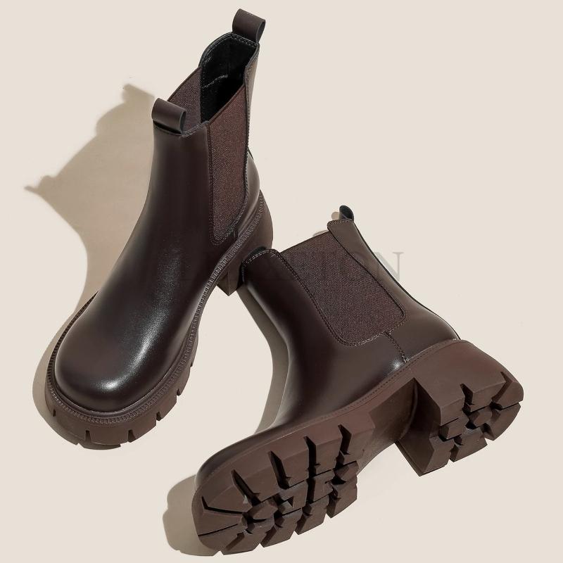 Designer Macaron Boots Fashion Anti -Skating Water Shoes Female Adult Rain Shoes Wear Coarse Hand Sneakers Female Boot