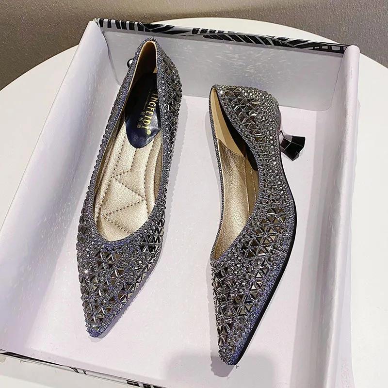 

Женские туфли на высоком каблуке-рюмочке с блестками, стразами и заклепками, туфли-лодочки с острым носком, вечерние туфли-таконы, женские свадебные туфли-эскарпины 41