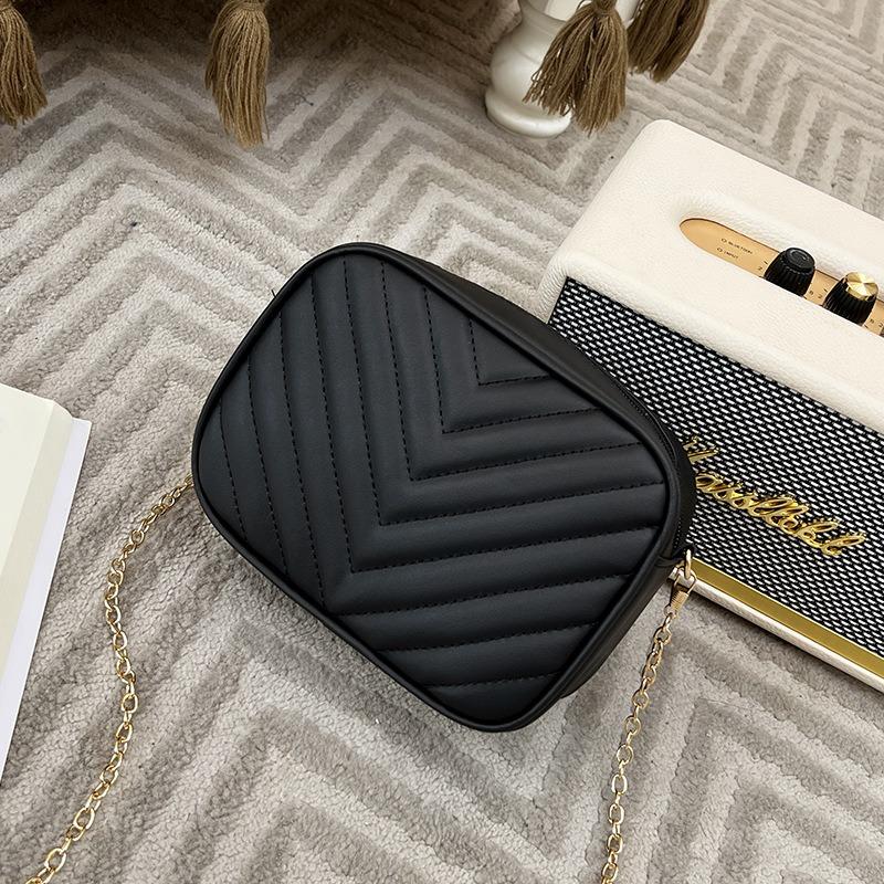Rhombus Embroidery Thread Bag Women's New Retro Women's Bag Chain Messenger Bag Fashionable and Simple Small Square Bag