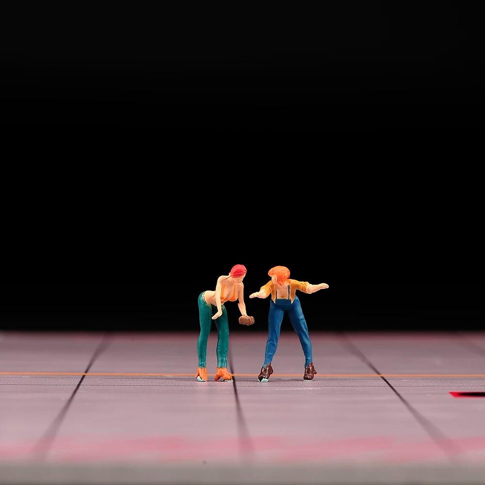 Painted Miniatures 1/64 Paul Walker Gal Gadot Vin Diesel Mini Scene Props Doll Figures Model Cars Vehicles Cars Toys Gift