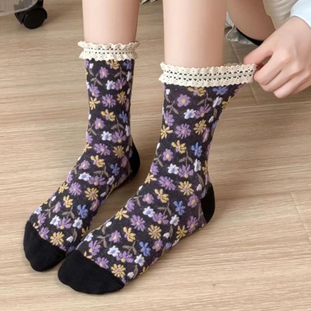 1 Pair Korean Style Women Socks Autumn Winter Long Cute Sweet Floral Fashion Socks Lady Contrast Lace Street Casual Sokken Femme