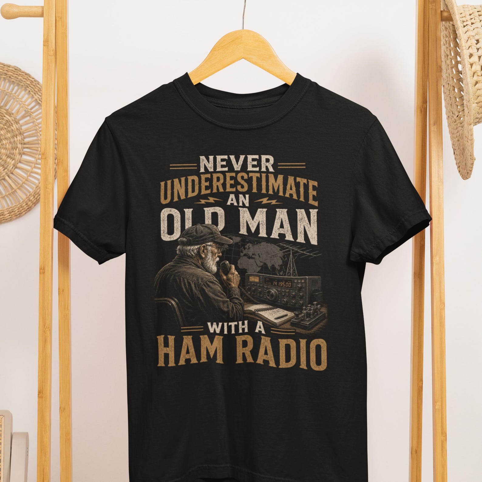Old Man Ham Radio T-Shirt, Vintage Amateur Radio Operator Tee M