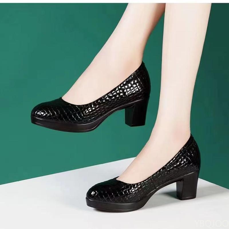 2025 neue modische vielseitige Damenschuhe mit runder Spitze und hohem Absatz, lässige bequeme Arbeitspumps für Damen, elegante minimalistische Damenschuhe