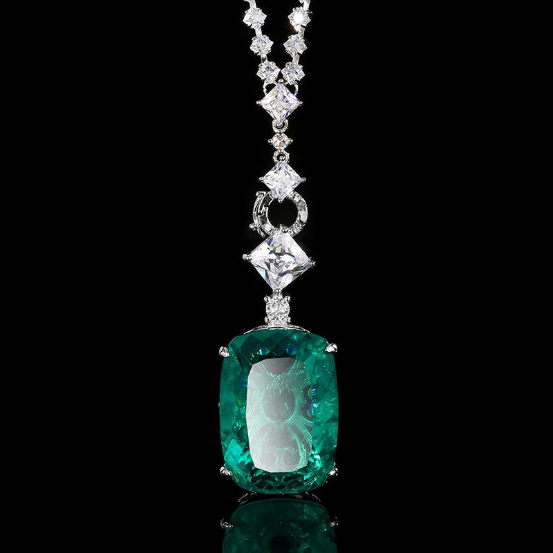 Jewelry Copper Bottom Gold-Plated Simulation Color Treasure Generous Diamond Luxury Pendant Necklace 20 * 28