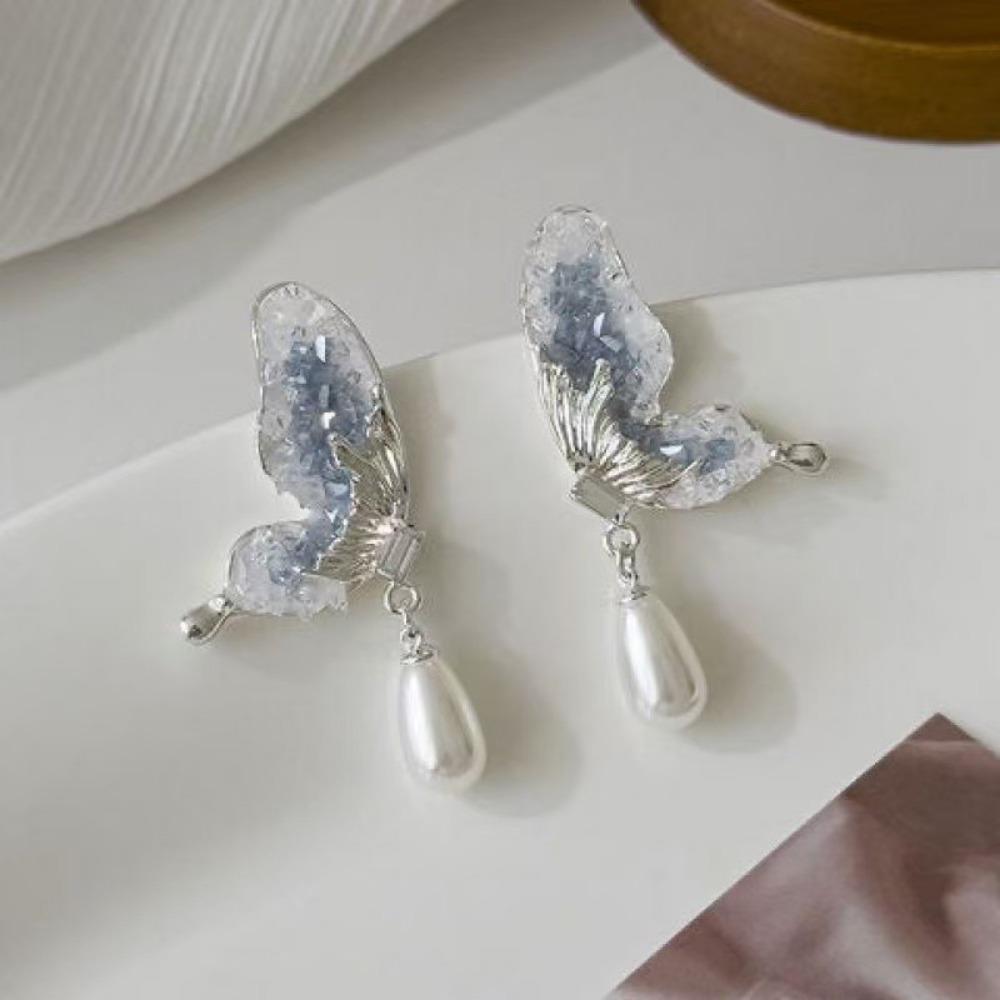 French Sweet Small Fresh Flower Earrings Niche Design Temperament Simple Mori Gardenia Pearl Stud Earrings