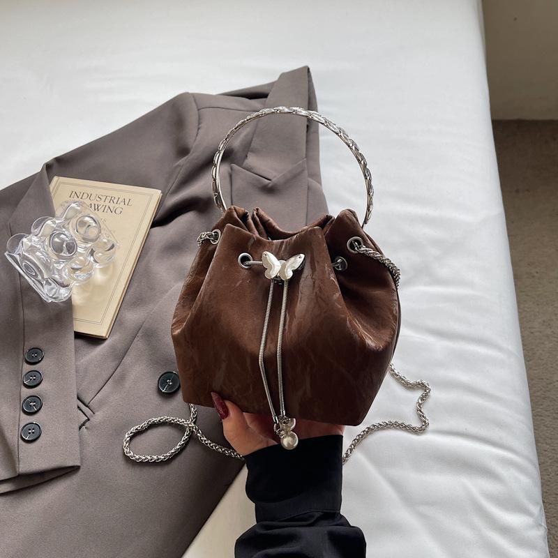 A Niche and Fashionable Hand-held Small Bag A Trendy and Stylish Chain Crossbody Bag and A Commuter Bucket Bag