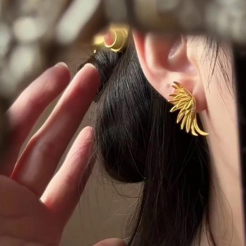 Creative Wings Feathers Stud Earrings for Women Vintage Fashion Irregular Metal Earrings Banquet Jewelry Accessories Gifts