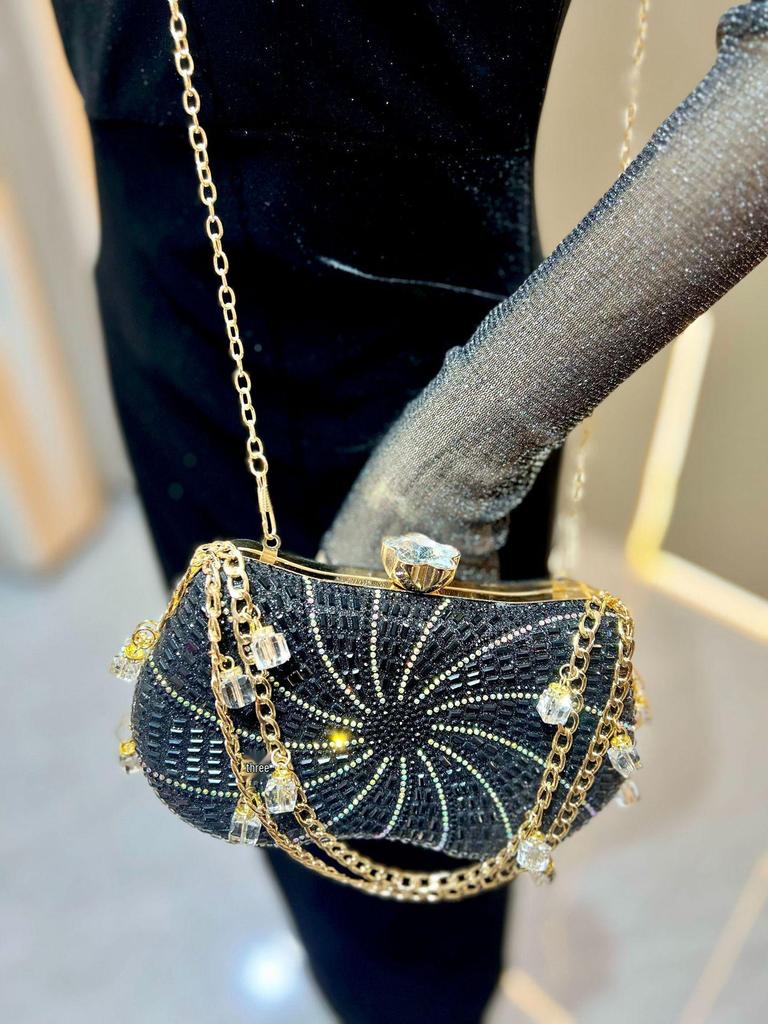 Elegant Women's Rhinestone Evening Clutch - Perfect for Formal Gowns and Evening Wear
