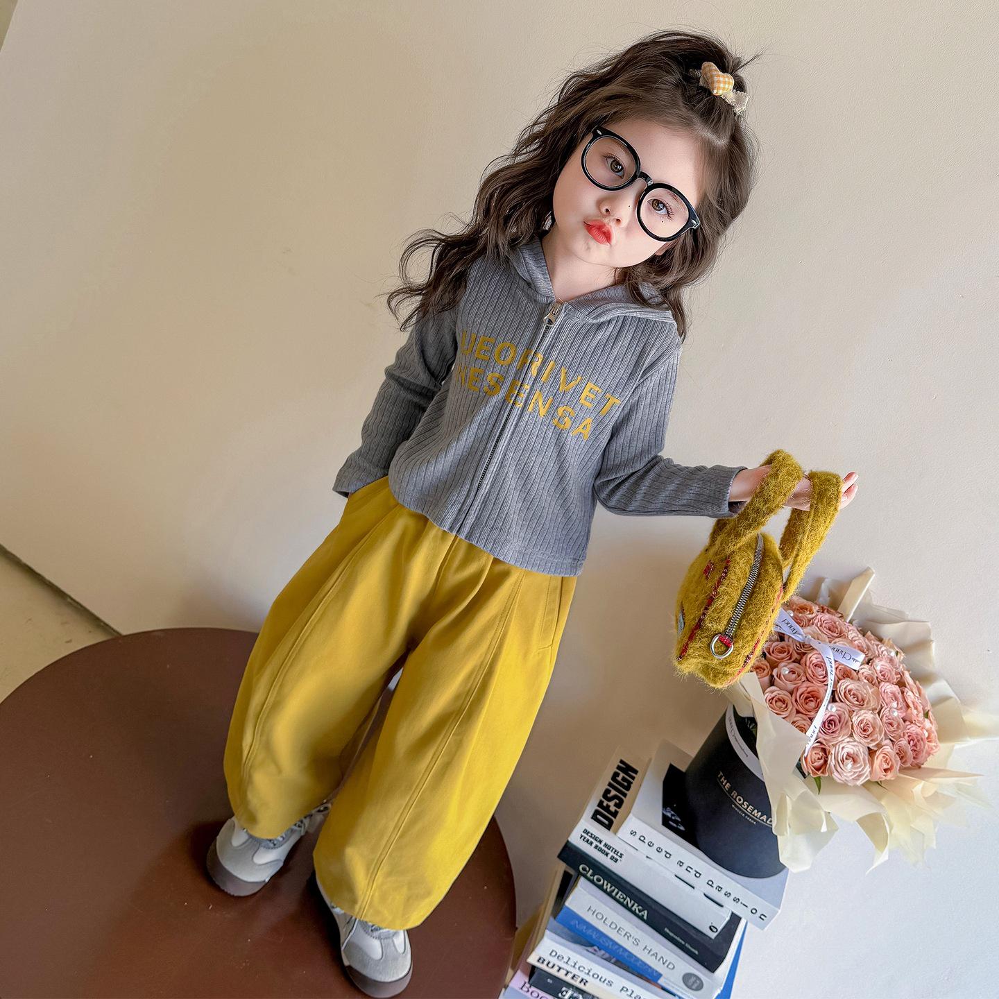 

2025 Girls Spring & Autumn Fashion Hooded Sweatshirt Two-Piece Set - Casual Sportswear for Little Girls 140 cm жёлтый
