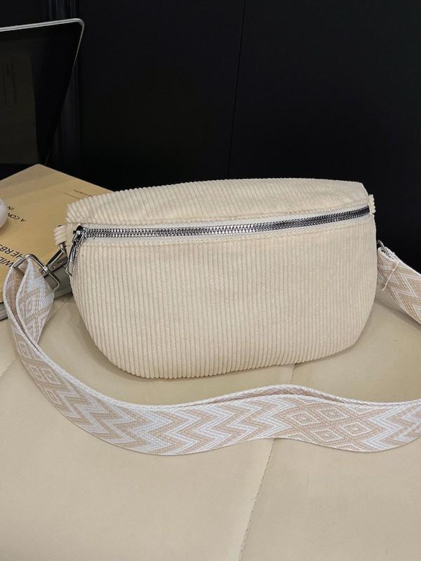 Niche Women's Autumn 2025 Fashion Saddle Crossbody Bag - Solid Color, Simple Design.
