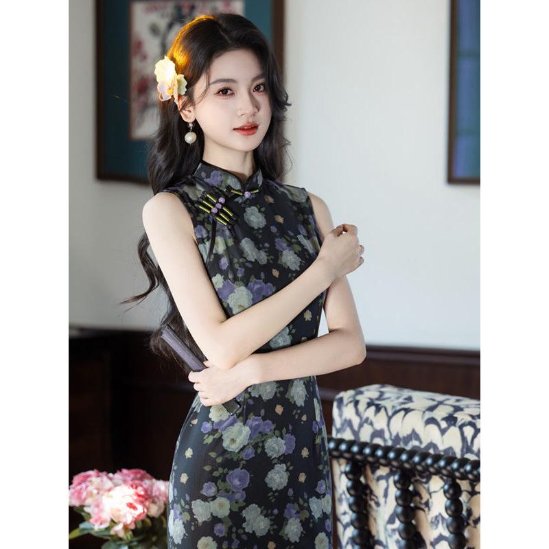 2026 Summer Slimming Floral Cheongsam Dress - Retro Chinese Style Sleeveless Design for Women
