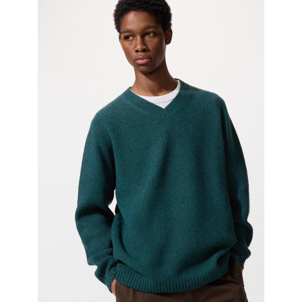 Uniqlo 3d Souffle Yarn V Neck Sweater