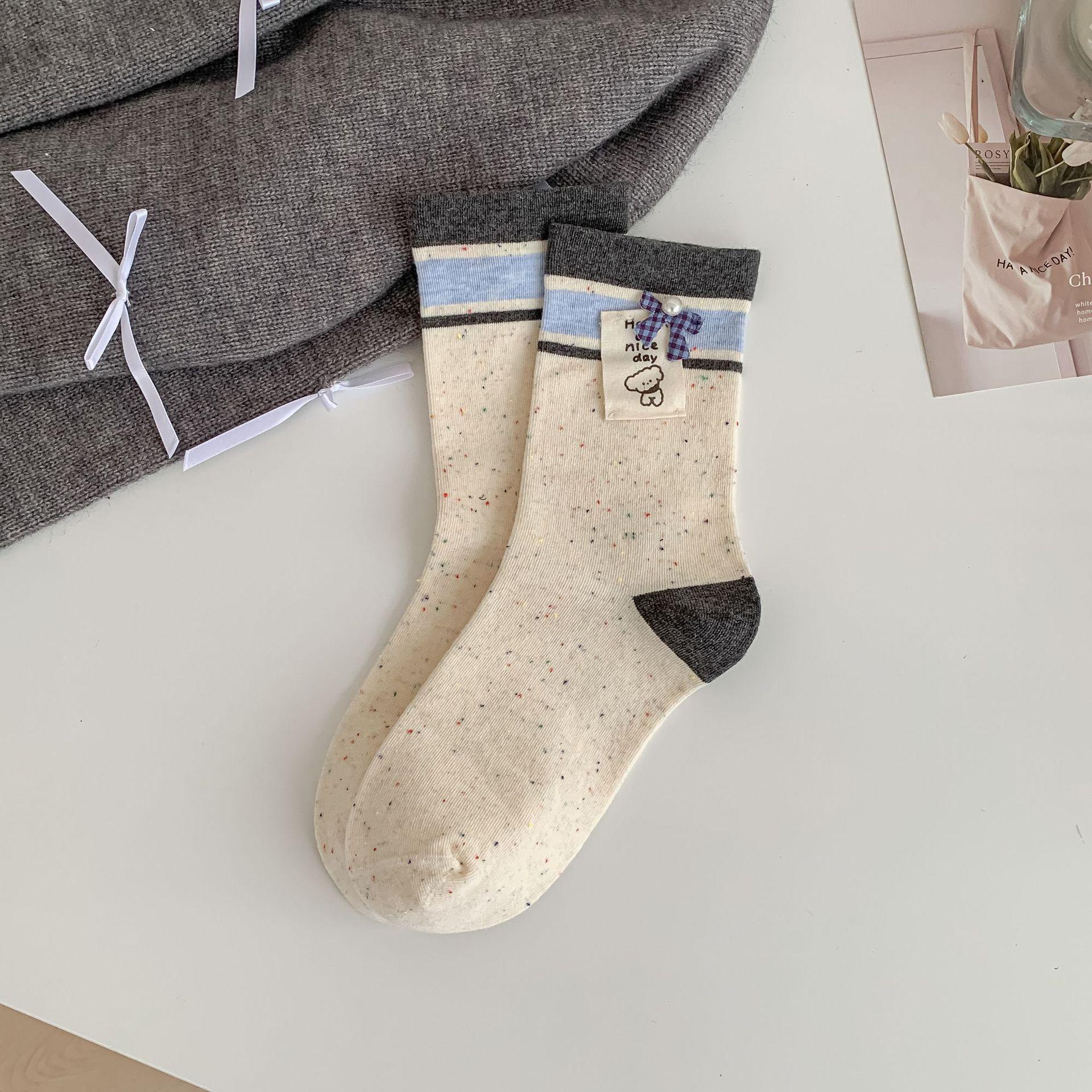 

Women s Autumn and Winter Matching Color Yarn Cartoon Cute Gingham Logo in The Tube Pile Socks 1 pair молоко, білий колір