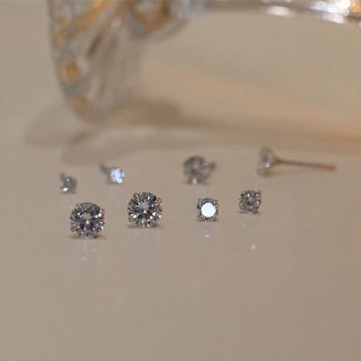1 Paar Silber Klassische Vier-Krappen-Diamant Einfache Zirkonia Ohrstecker Für Frauen