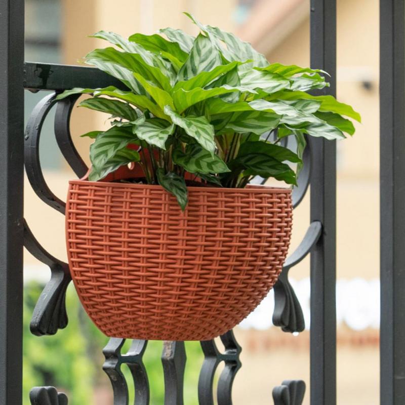 Flower Pot with Hooks Exquisite Wall-Mounted Plastic Wall Hanging Basket Flowerpot for Outdoor Garden Balcony Planter Bucket Home Decor New