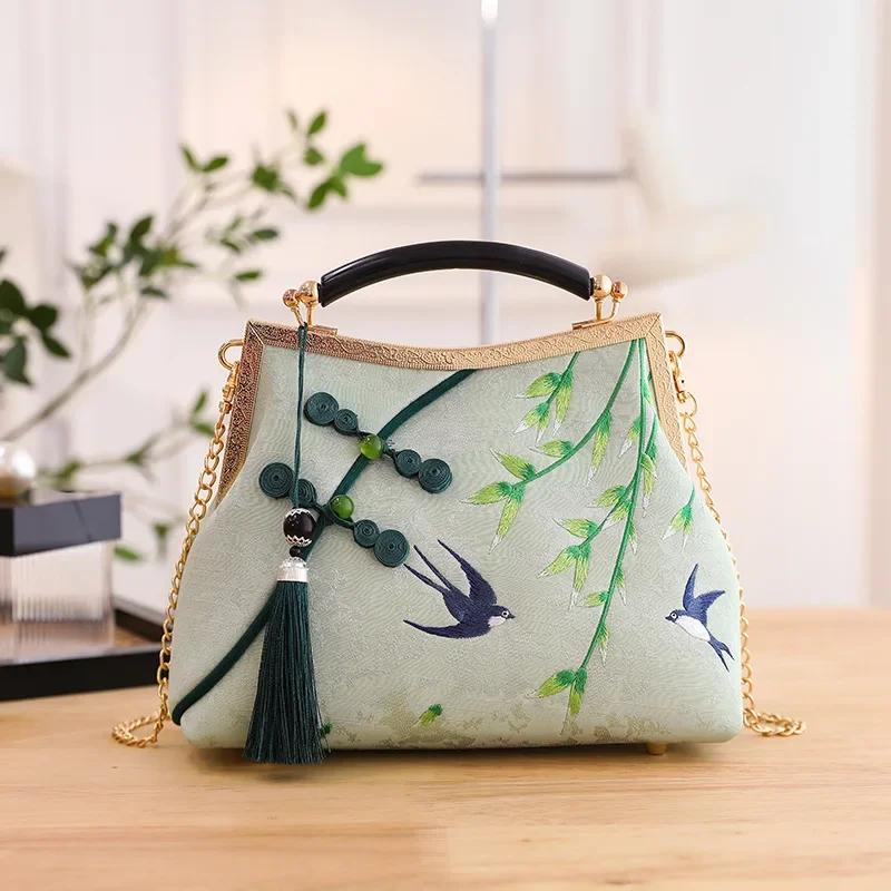 Chinese Style Embroidered Cheongsam Bag Vintage Clip On Shoulder Crossbody Lucky Bamboo Tassel Elegant for Party Evening Purse