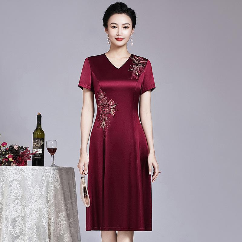 2025 Autumn Elegant Acetate Gown for Mother-in-Law: Stylish, Large-Hemmed Evening Dress