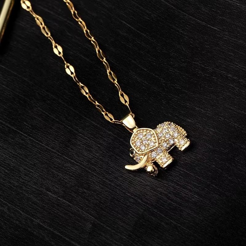 Retro Exquisite Elephant Stainless Steel Necklace Suitable For Summer Travel And Fashionable Zircon